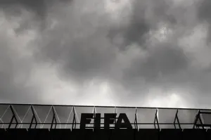 Por escándalo de corrupción caen más altos mandos de la FIFA