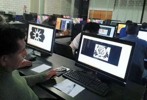 Impulsa Ibero trabajo de artesanos y creadores del Tianguis de Analco