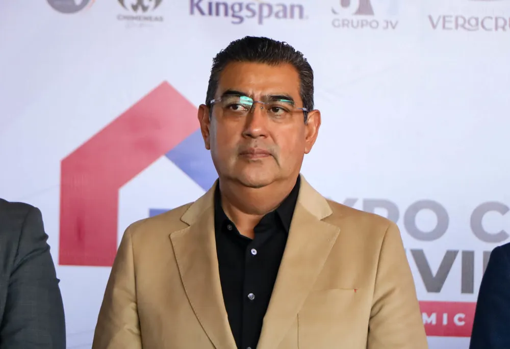 Sergio Salomón Céspedes , gobernador de Puebla