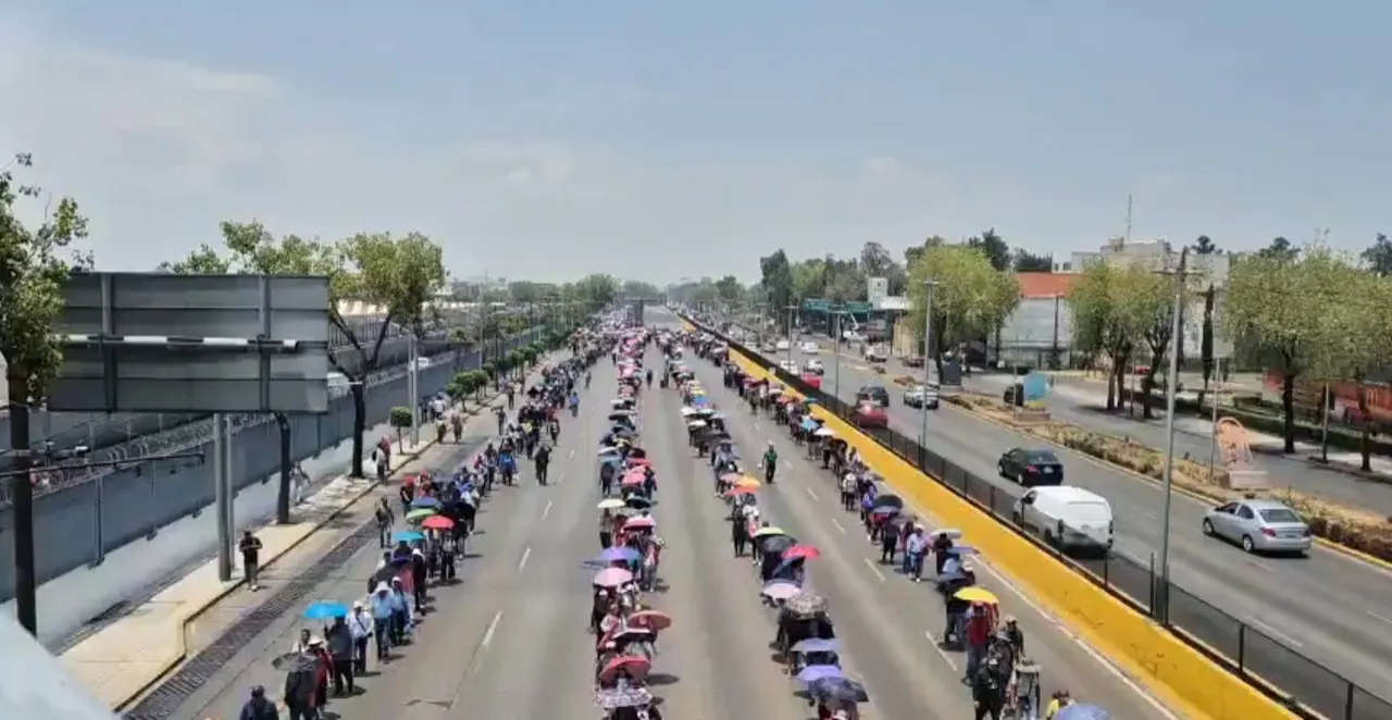 CNTE bloquea Terminal 2 del AICM en su octavo día de protestas