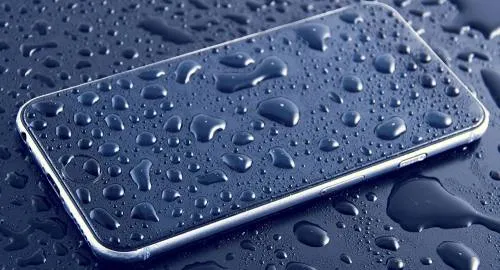 ¿Apple o Samsung? Los celulares más resistentes al agua