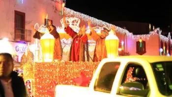 Más de 45 mil personas disfrutan del Desfile de Reyes en Atlixco