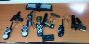 SSP aseguró a dos hombres en posesión de cuatro armas de fuego