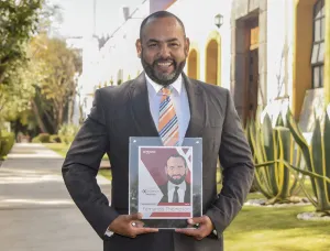 Director de TI de la UDLAP recibe premio por parte de McAfee
