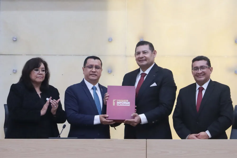 Armenta entrega su Primer Informe de Gobierno al Congreso de Puebla ...