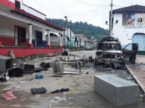 Vandalizan alcaldía de Ocotepec, en Chiapas, y queman patrulla