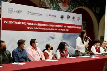 Presentan en Atlixco el Programa Especial para Contingencias del Volcán Popocatépetl