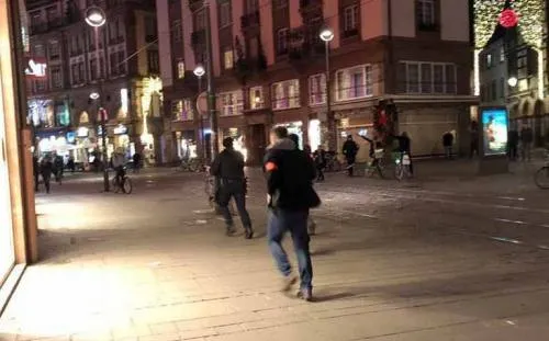 Tiroteo en mercado navideño de Estrasburgo, Francia, deja al menos un muerto