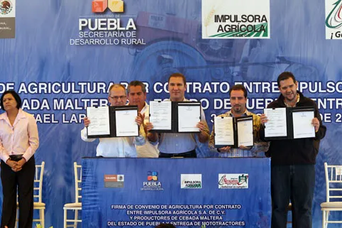 RMV firma el convenio número 18 de agricultura por contrato