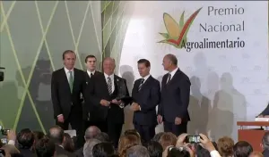 Reconocen a empresa poblana con el Premio Nacional Agroalimentario 2016