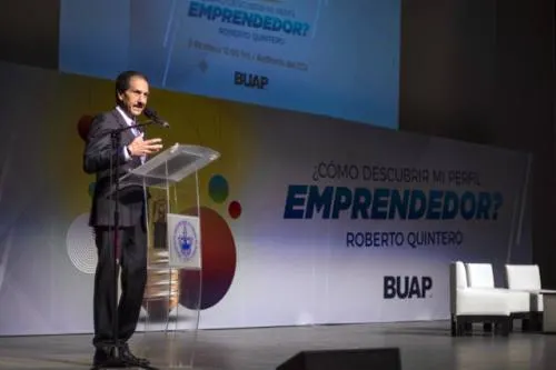 El emprendimiento, la innovación y la vinculación forman parte de los universitarios: Esparza