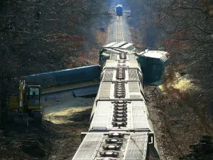 Niño provoca descarrilamiento de tren en Nueva York