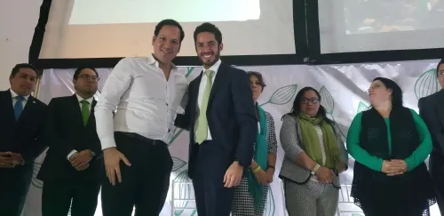 Kuri asiste a informe del Verde en el Estado de México