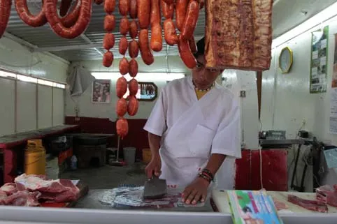COE reconoce importancia del Mercado de Carnes