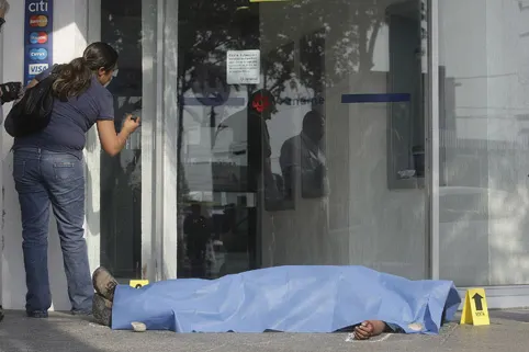 Asalto en sucursal de Banamex deja botín de 500 mp
