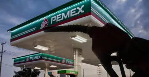 A partir de mañana baja el precio de la gasolina…sólo dos centavos por litro