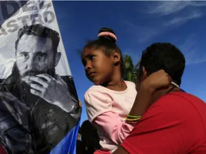 Desfile militar, por 58 años de la Revolución en Cuba
