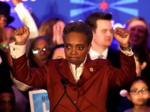 Elige Chicago a su primera alcaldesa afroamericana y gay
