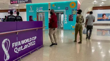 Qatar elimina prueba de Covid-19 para permitir ingreso al país a los aficionados asistentes al mundial