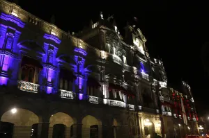 Puebla repudia violencia en París