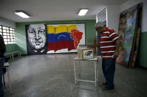Venezolanos votan en elecciones legislativas