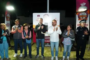 Enciende Ayuntamiento de Puebla luminarias modernizadas en la colonia SNTE con Puebla Brilla
