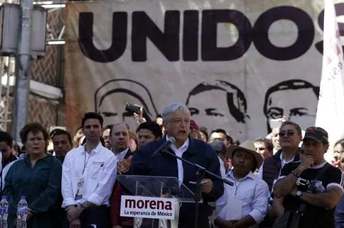 Morena y su encuestador