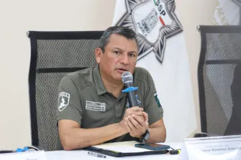 Francisco Sánchez González regaña al jefe de Seguridad de Acatlán por presunto romance con la alcaldesa Lupe Bárcena