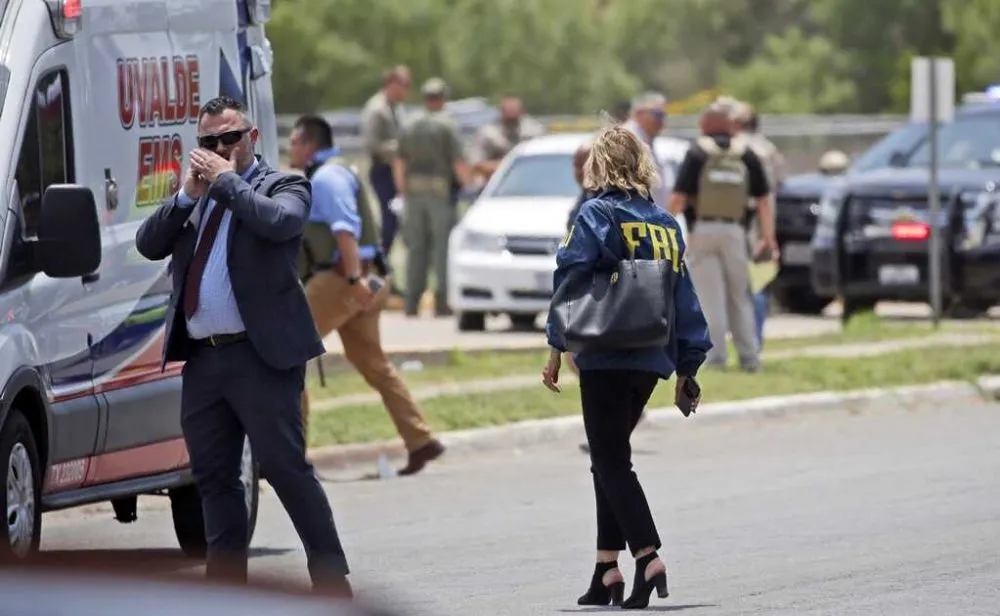 Aumenta a 21 el número de fallecidos en tiroteo de primaria en Texas