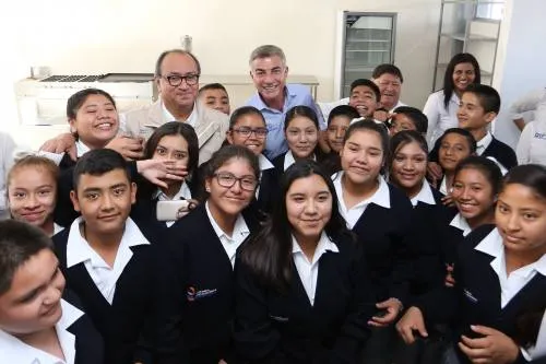 Otto Granados y Tony Gali  entregan primera etapa del centro escolar Lázaro Cárdenas