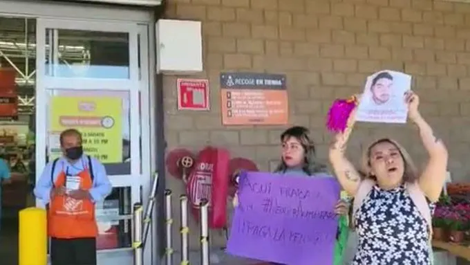 Home Depot, colectivo feminista se manifiesta a las afueras
