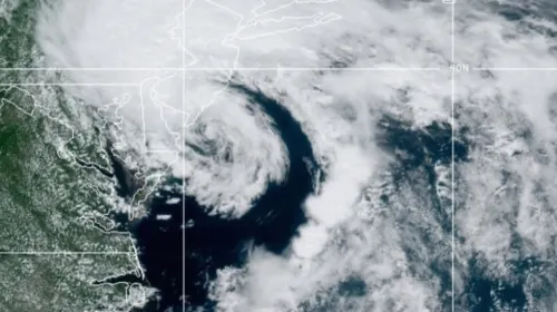 Tormenta tropical Fay toca tierra en Nueva Jersey; se encamina a NY