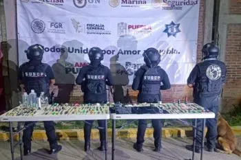 Decomisan armas hechizas, celulares y objetos prohibidos durante operativo en penal de Puebla