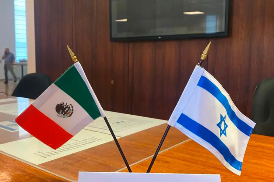 Banderas Mexico Israel