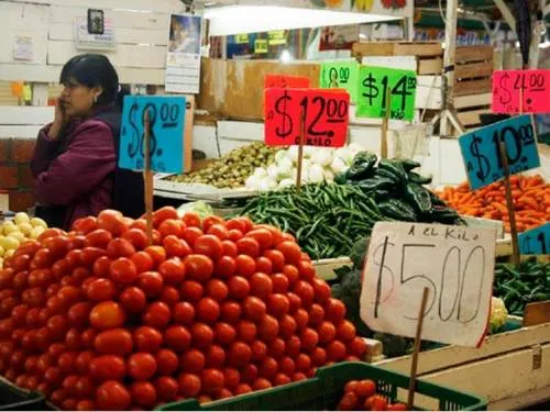 Inflación no cede, toca su máximo avance en 17 años