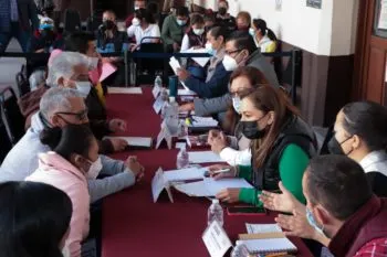 SEDIF entrega sillas de ruedas, lentes y aparatos auditivos en ‘Martes Ciudadano’