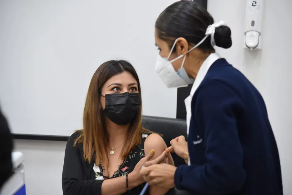ISSSTEP, sumado a la aplicación de cuarta dosis contra la COVID-19