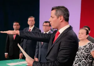 Alejandro Murat toma protesta como gobernador de Oaxaca