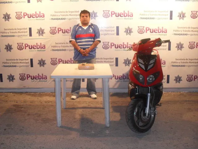 Policía Municipal aseguró a sujeto en posesión de marihuana