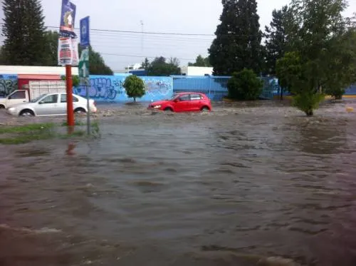 Se registran inundaciones en la zona de Forjadores
