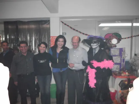 Trabajadores del ISSSTE preservan tradiciones mexicanas