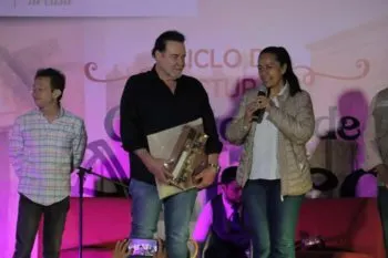 Ariadna Ayala, presidenta de Atlixco celebra el Día de las Madres con evento cultural junto a César Évora