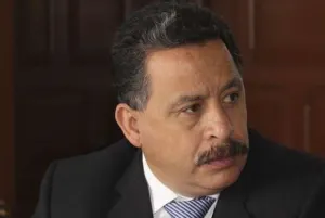 Inviable cobrar impuestos a los ambulantes: Espinosa