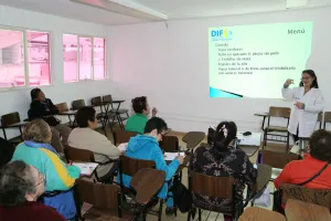 Promueve SMDIF estilos de vida saludables para los adultos mayores