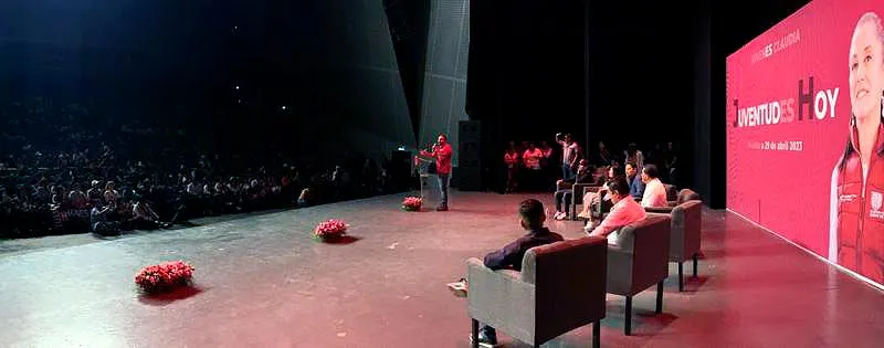 claudia-sheinbaum-jovenes-puebla