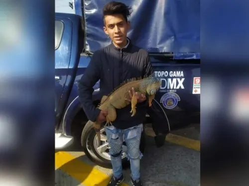 ¡Se creía el ‘Rey Lagarto’! Así paseaba con su iguana en el Metro