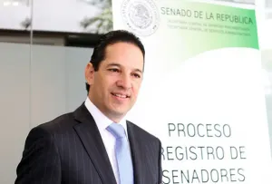Despojan a senador panista de camioneta de lujo en calles del DF