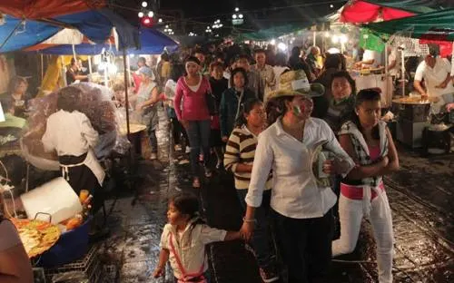 Se instalarán 450 ambulantes en el CH durante el Grito de Independencia