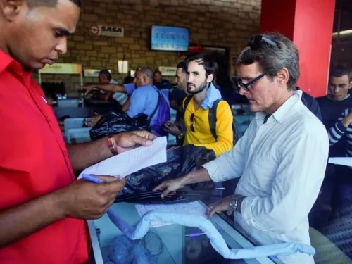 Abre Cuba tiendas con artículos en dólares