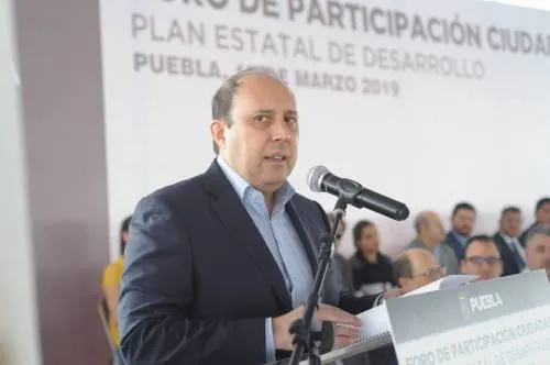 SGG le pide a Armenta colocarse una bolsa de hielo en la cabeza y presentar pruebas